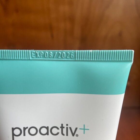 Proactiv Smoothing BHA Cleanser 4 fl oz - Picture 3 of 5